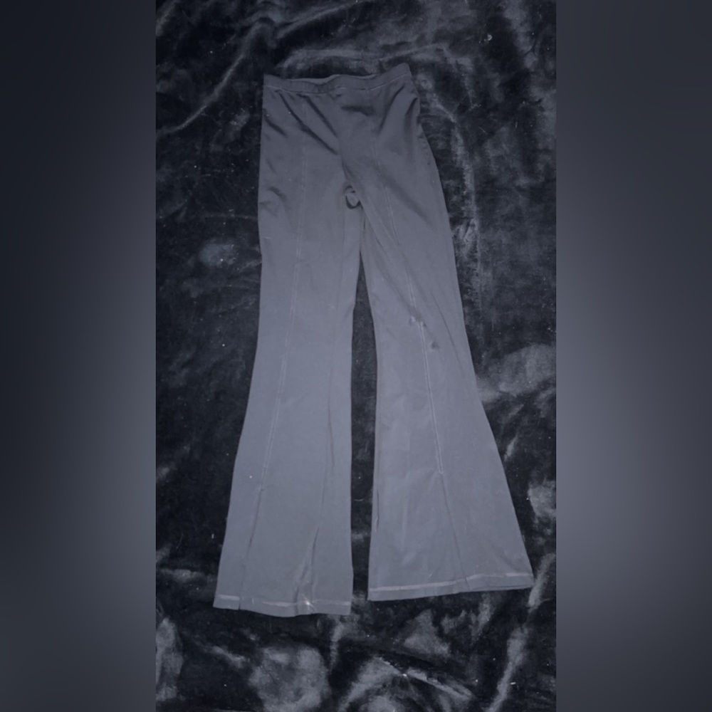 These are textured flare leggings from American eagle completely brand new